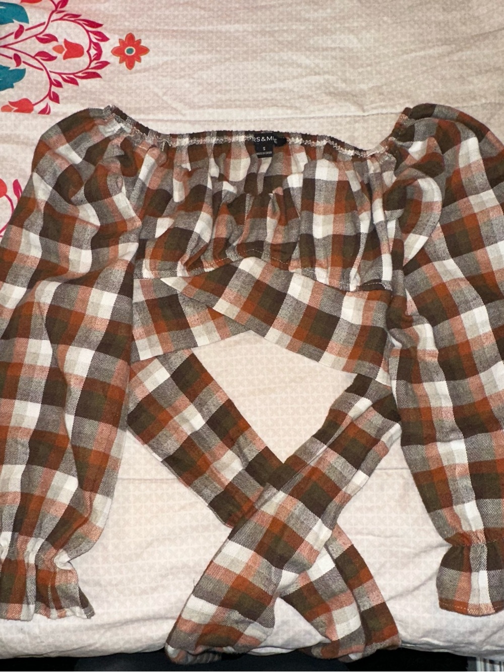 Hers&Mine Plaid Off-Shoulder Long Sleeve Crop Top in Brown & White